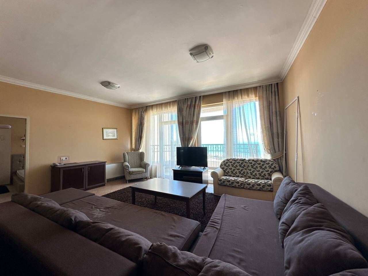 Spacious Apartment with Sea View on the First Line in Pomorie – Holiday Property with the Feeling of a Luxury Resort