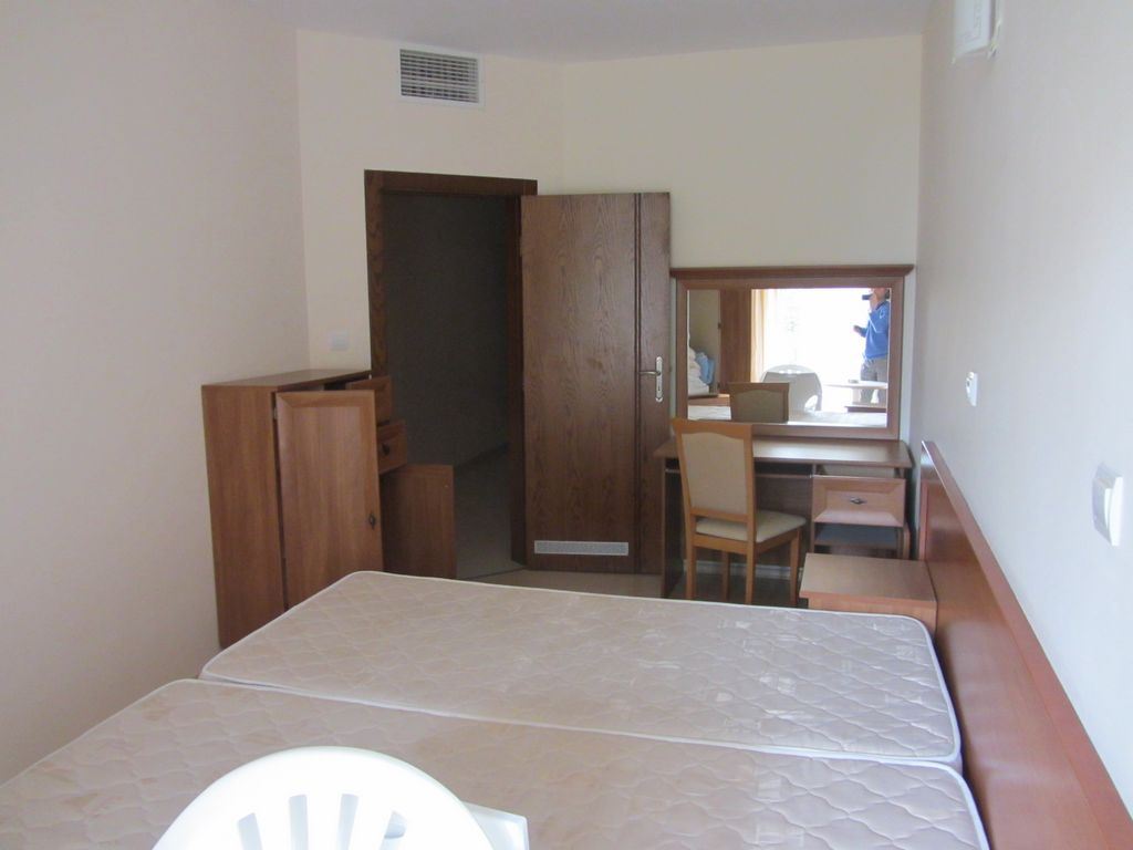 First line to Butamyata Beach! Furnished one-bedroom apartment with partial sea view in Sinemorets