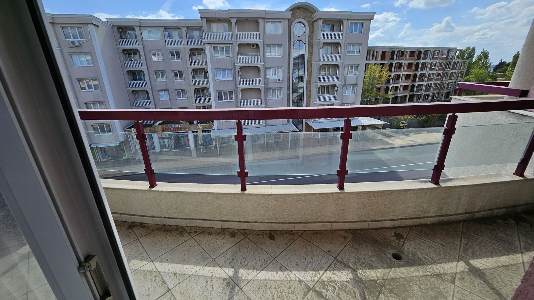 One-bedroom apartment in Nessebar with furnishings and excellent on-site amenities