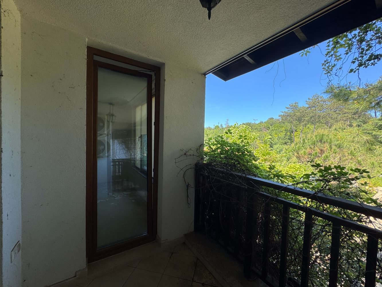 One-Bedroom Apartment with Pool View in Sozopol – Spacious, Furnished and Ready for Use