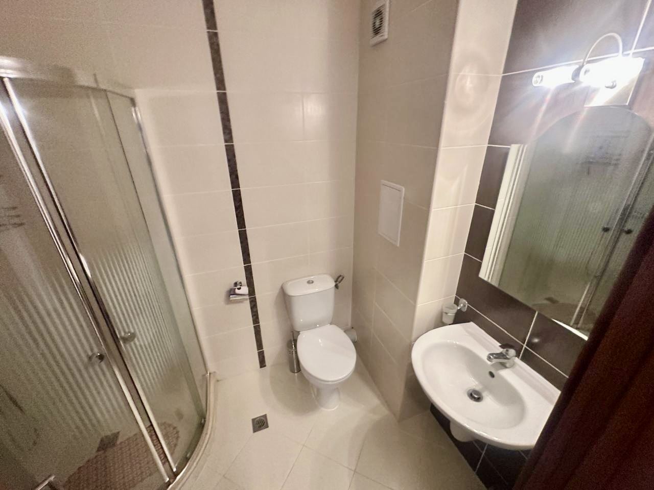 Spacious one-bedroom apartment with a view of the landscaped garden in Nessebar