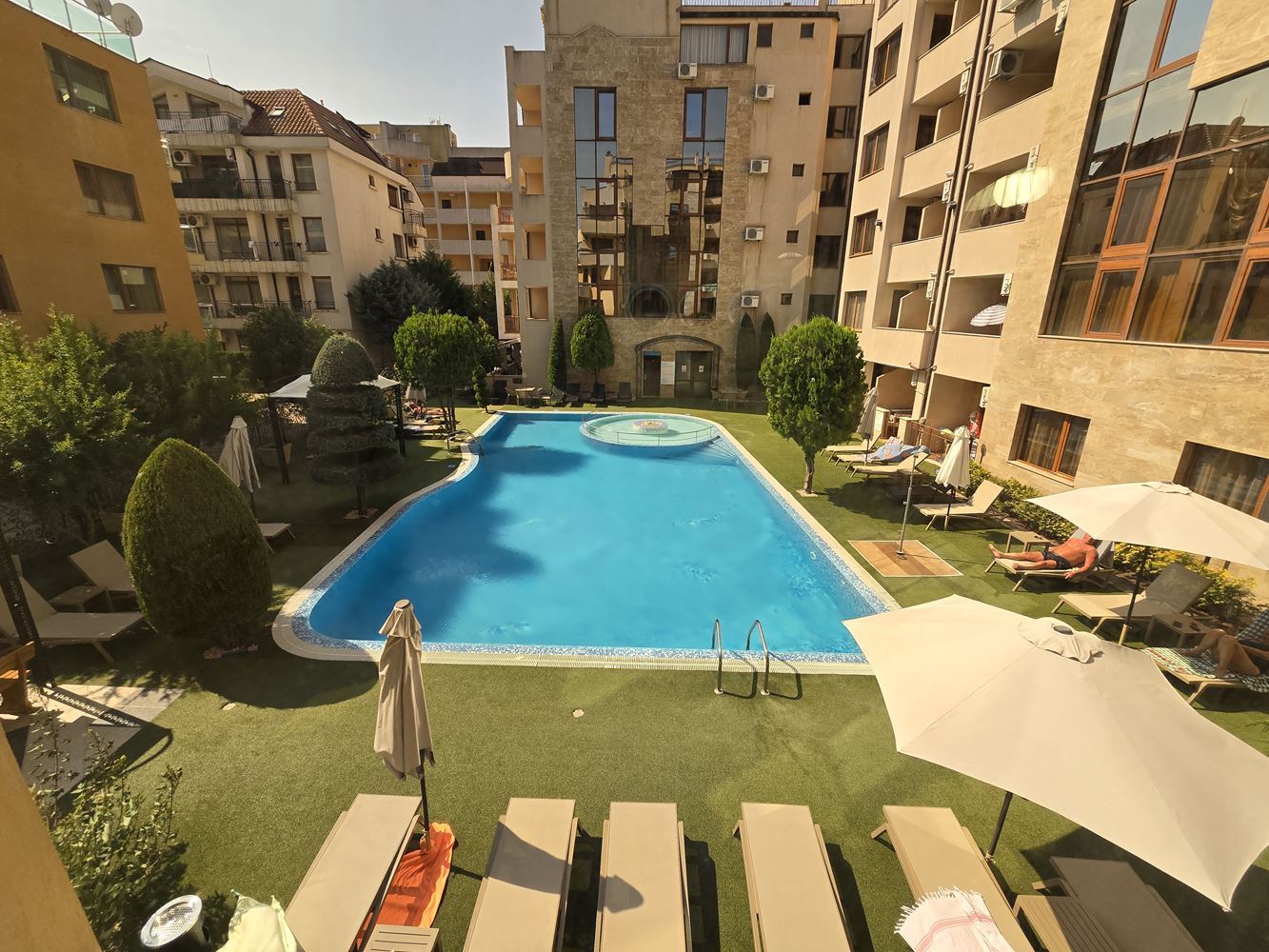 Three-room apartment with luxury renovation in Sunny Beach – pool view and installment payment option