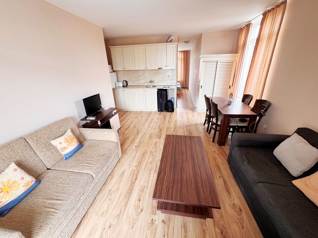 One-bedroom apartment with pool view in a prestigious complex in Sunny Beach
