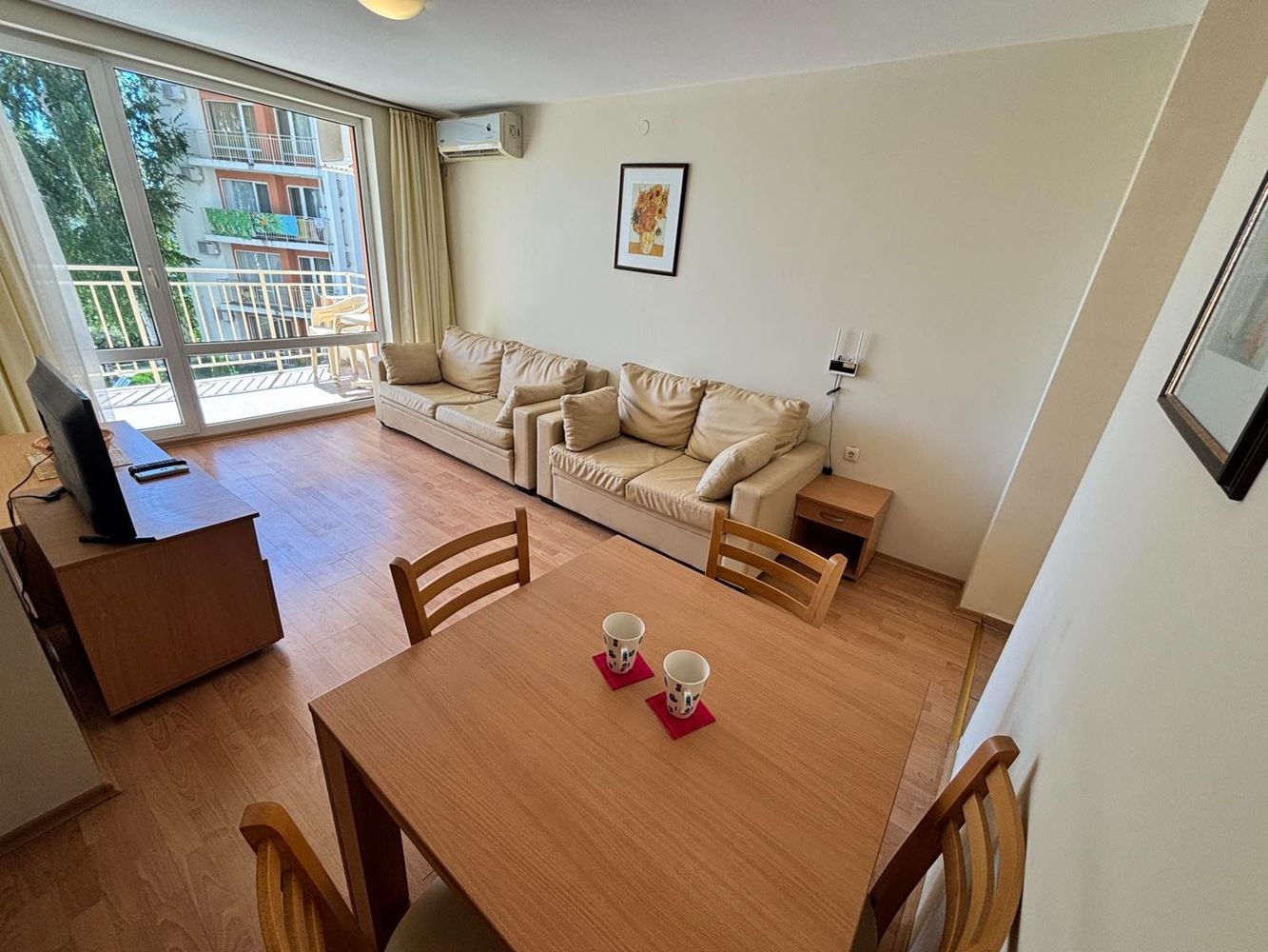 Apartment with a Beautiful Pool View in Sveti Vlas – Your Place for a Seaside Holiday