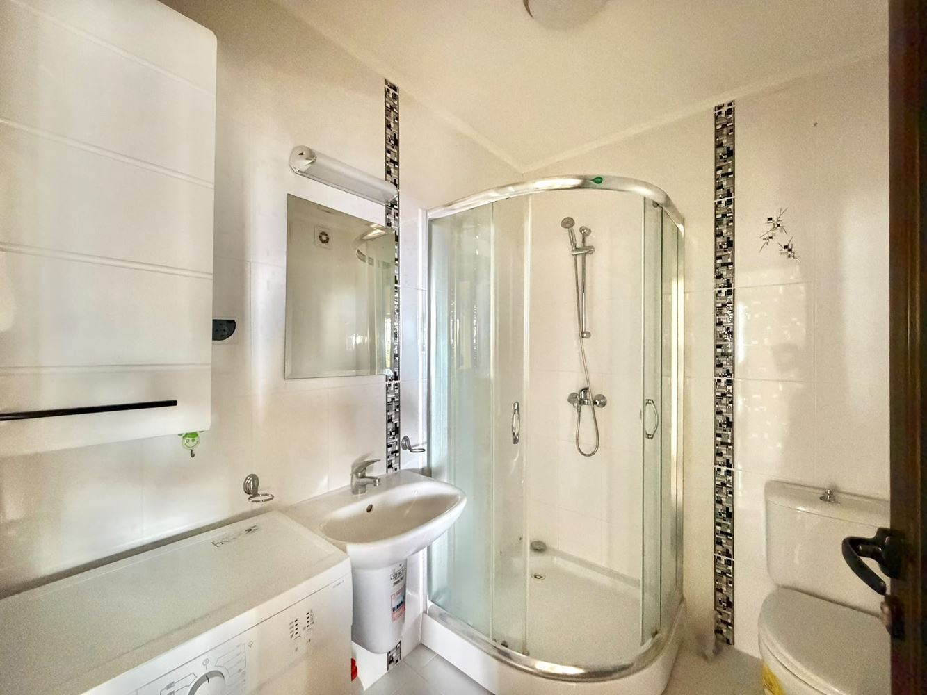One-bedroom apartment with sea view and low maintenance fee in Ravda