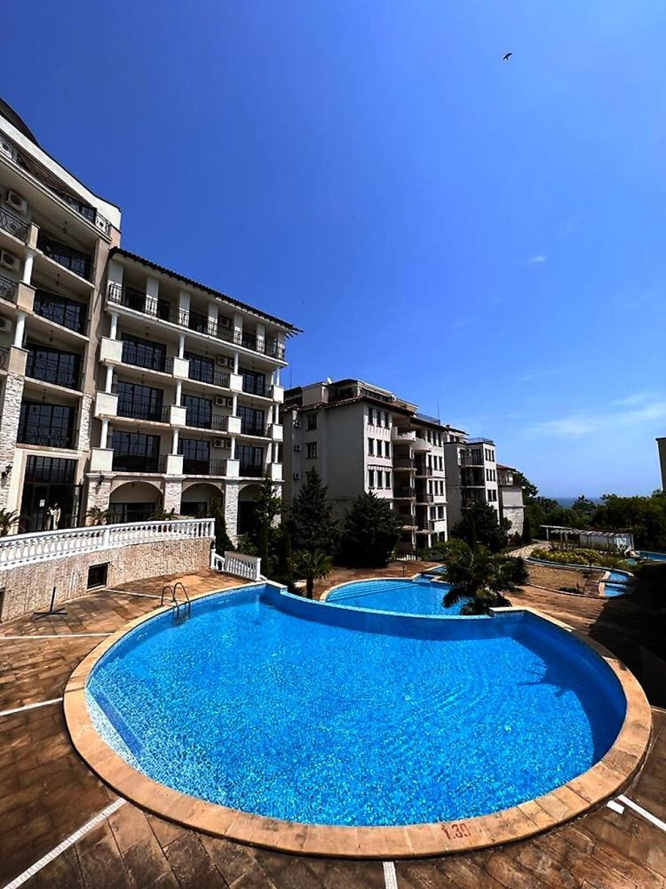 One-Bedroom Apartment on the First Line in Obzor – Seaside Comfort, SPA Facilities and Tranquility Surrounded by Greenery