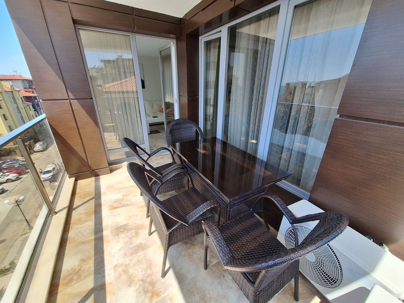 Spacious two-bedroom apartment with parking space only 200 meters from the sea in Sveti Vlas
