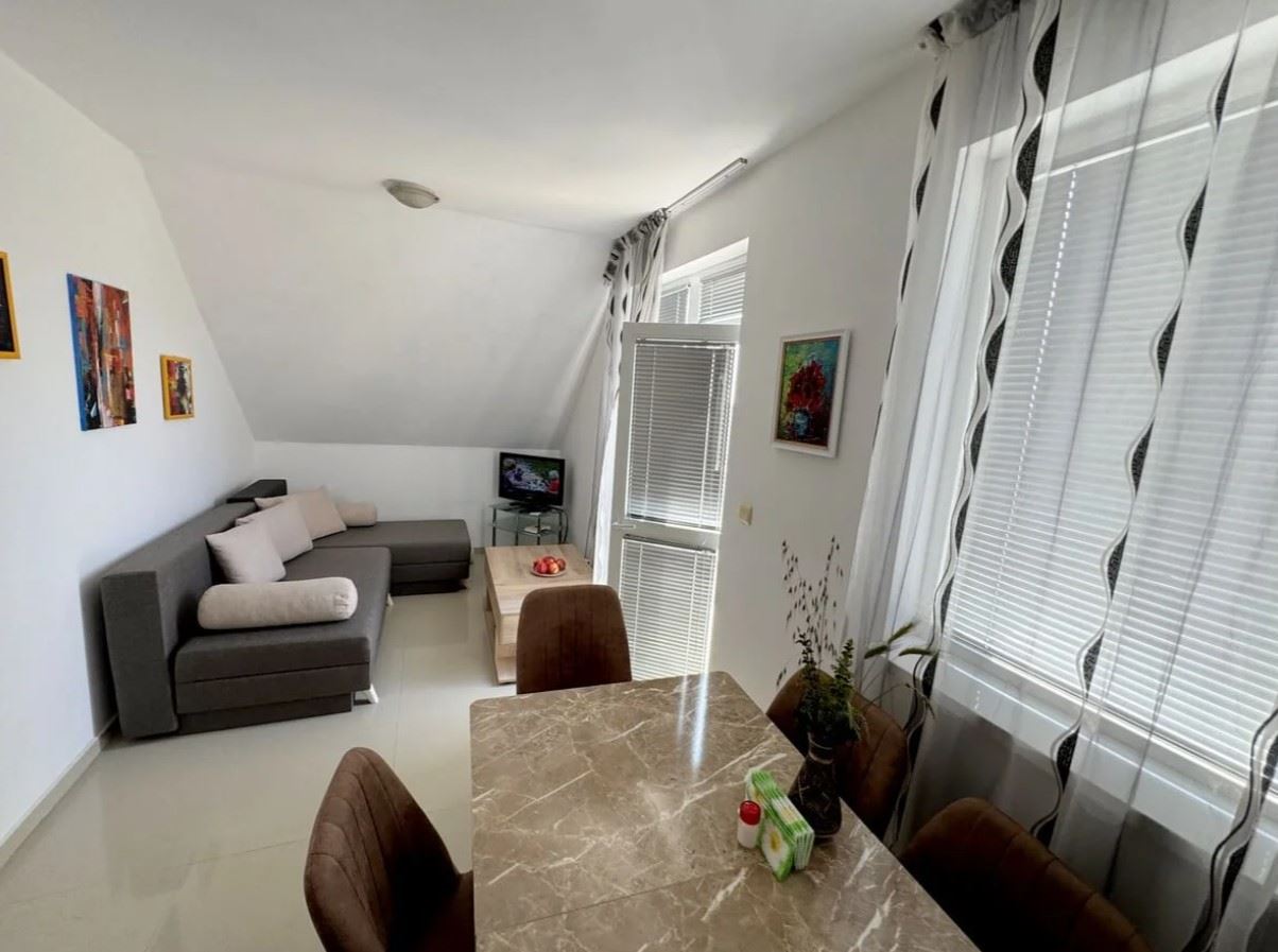 One-bedroom apartment in Ravda – fully furnished, in a residential building and 500 metres from the sea