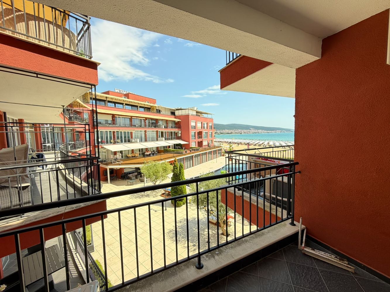Luxury first-line sea apartment in Sunny Beach with frontal sea view