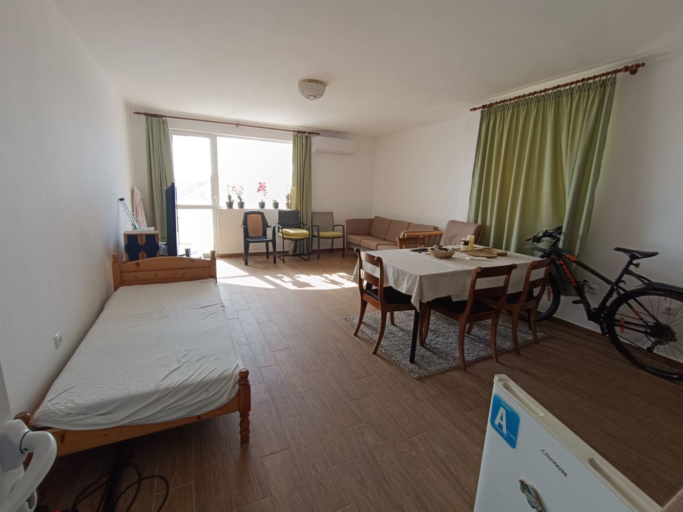 Apartment with two bedrooms and sea view with no maintenance fee in Sveti Vlas