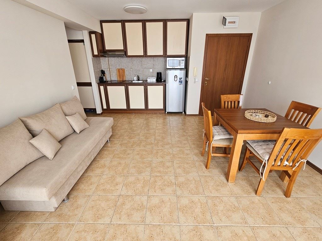 One-bedroom apartment with panoramic views and excellent location in Sunny Beach