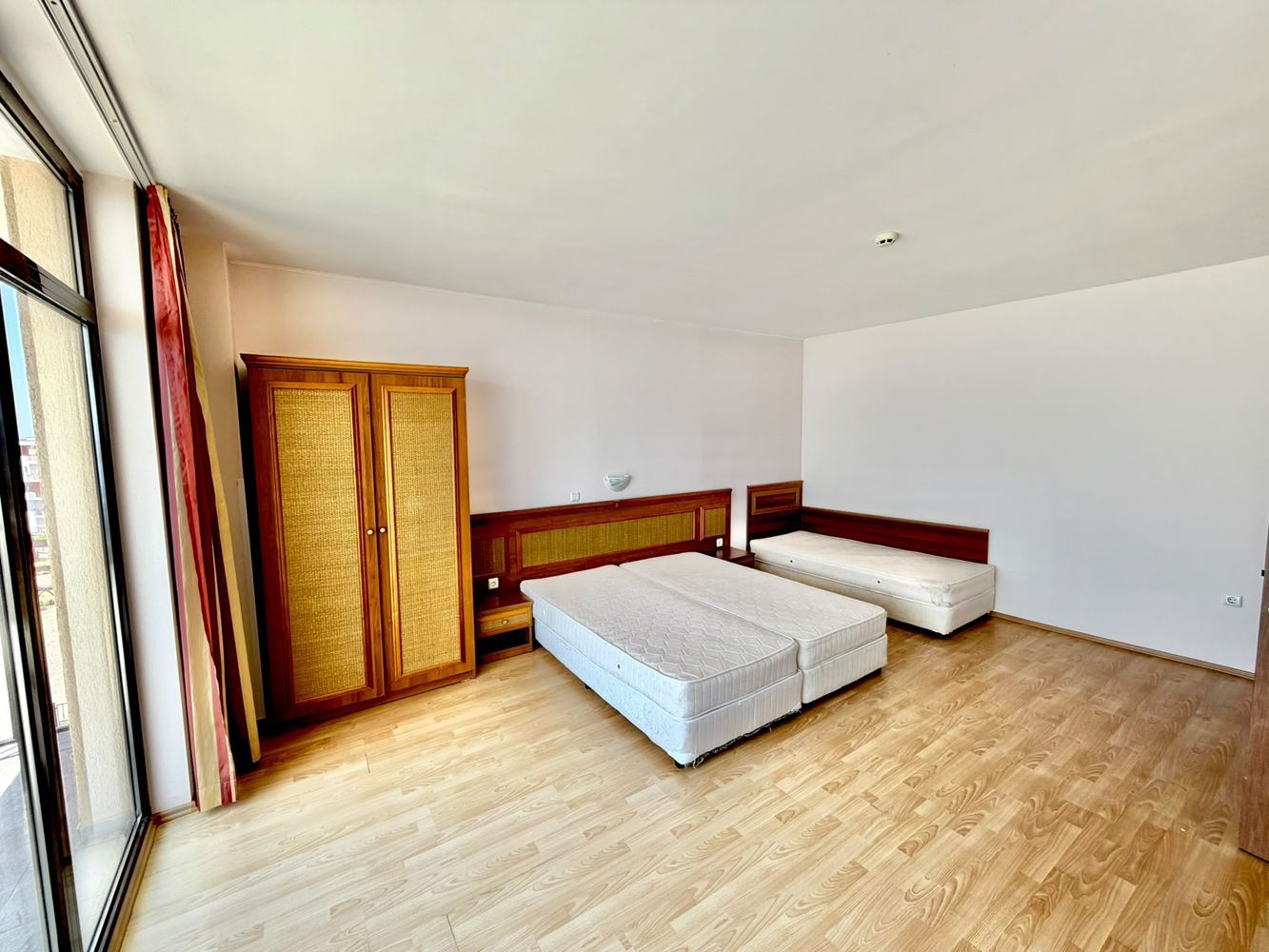 One-bedroom apartment with panoramic sea view on the first line in Sveti Vlas