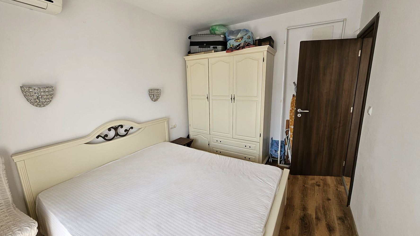 One-bedroom apartment in Nessebar with furnishings and excellent on-site amenities