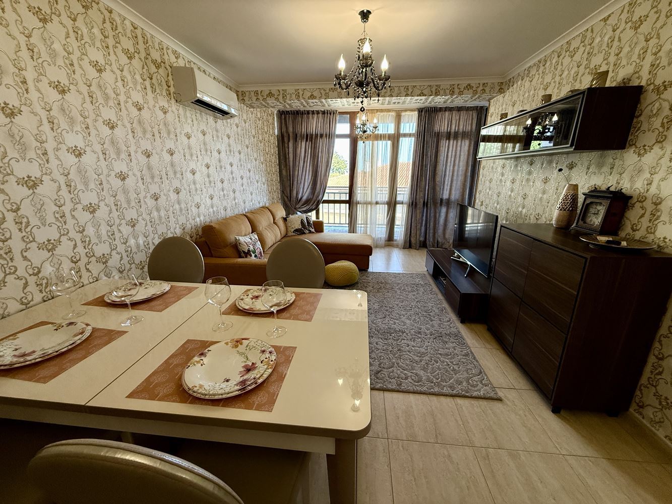 First-Line Apartment in Sveti Vlas – Stylish Property Near the Beach and Marina Dinevi Yacht Port