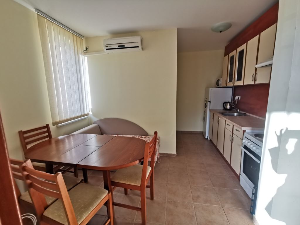 Two-bedroom apartment with sea panorama and private beach in a prestigious complex in Sveti Vlas
