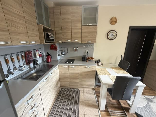 Spacious Three-Bedroom Apartment Close to the Sea with Excellent Complex Facilities