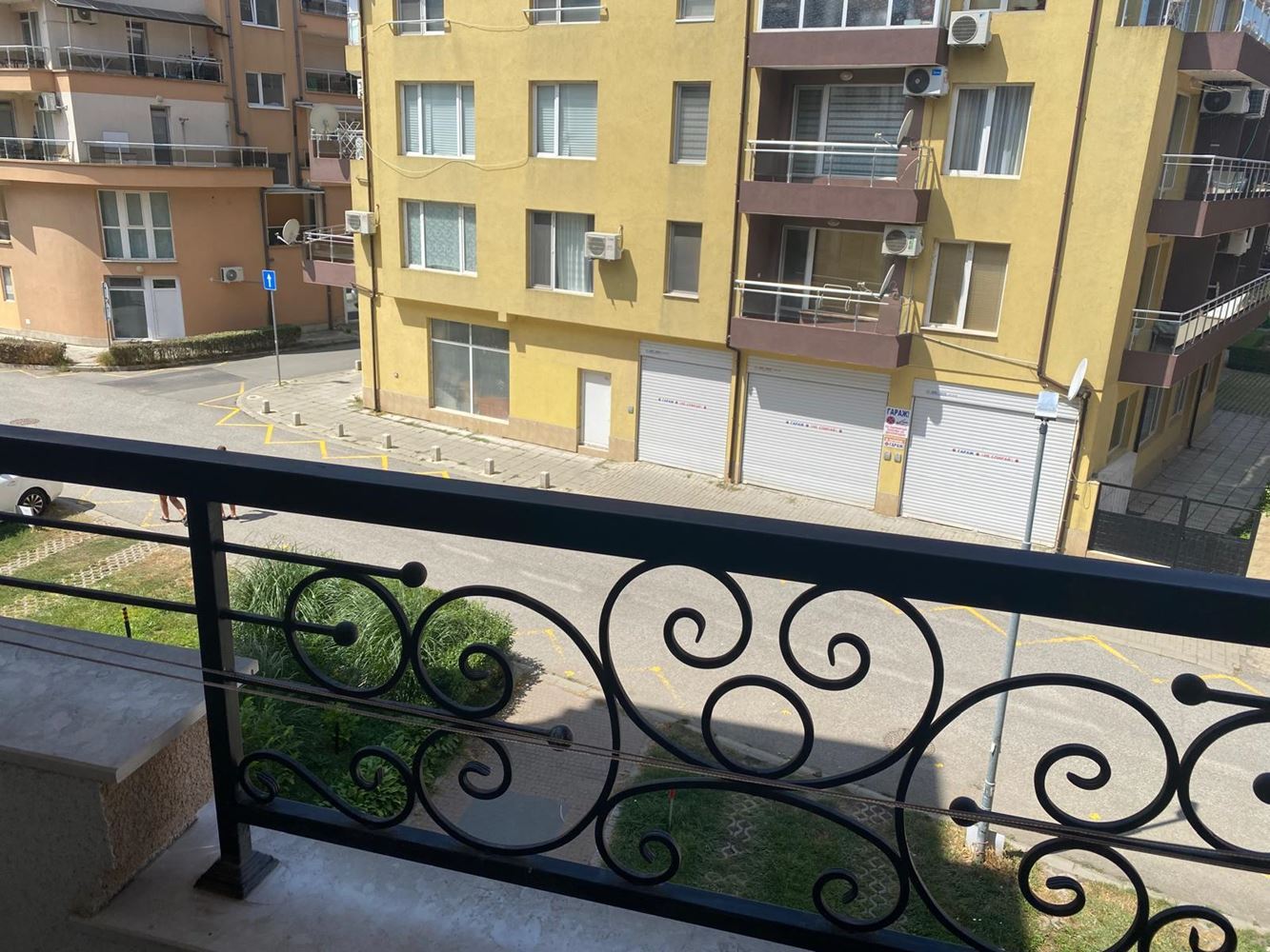 One-Bedroom Apartment in Pomorie – Furnished, with Garden and Excellent Location