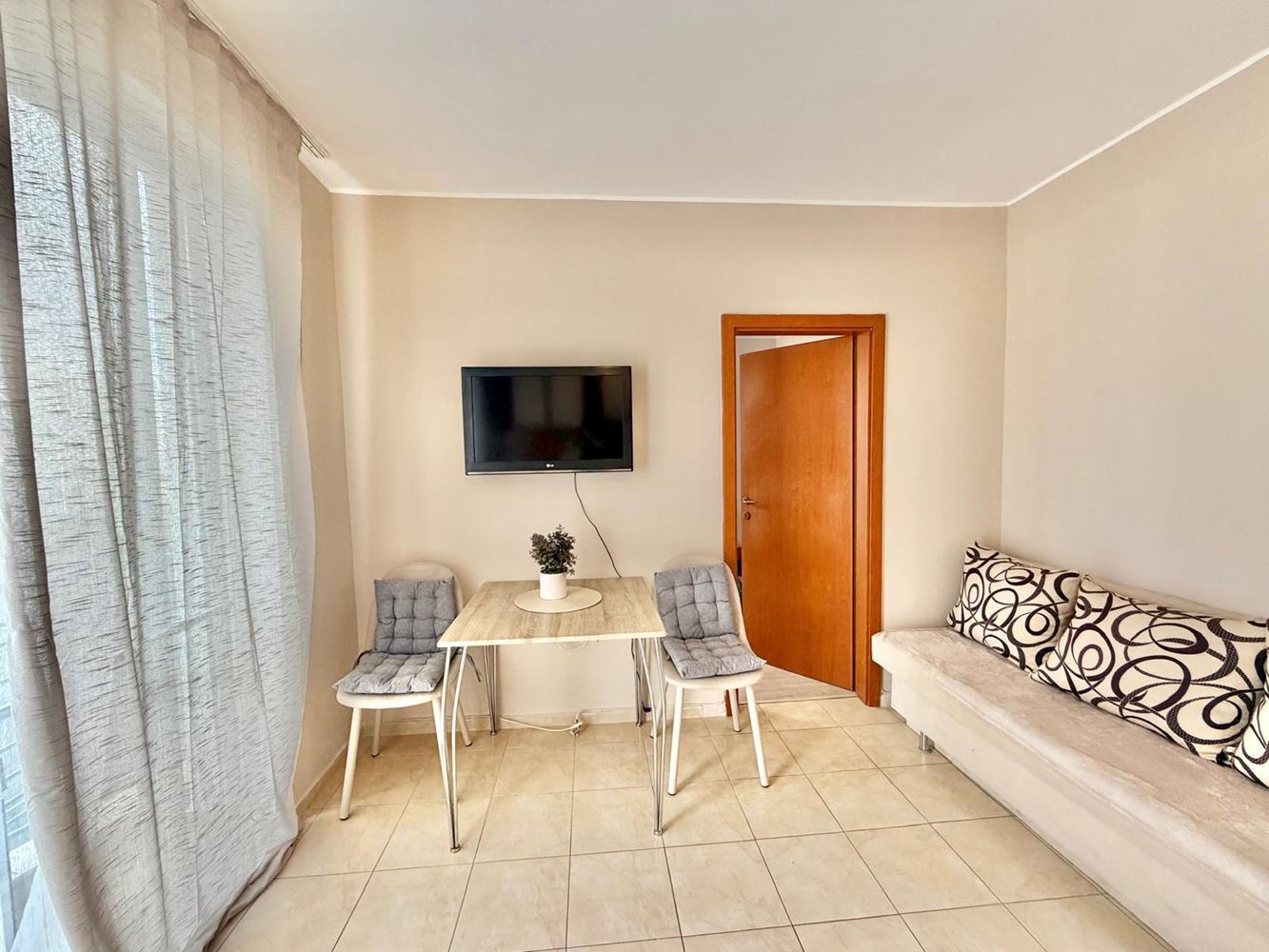 Cozy and stylishly furnished apartment in Sunny Beach with an excellent location
