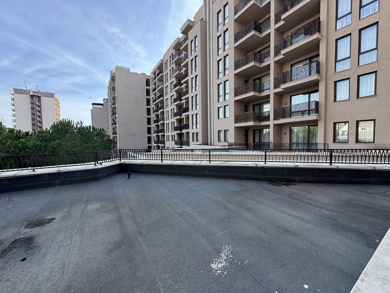 Spacious One-Bedroom Apartment with a Large Terrace, 50 Metres from the Beach in Sunny Beach