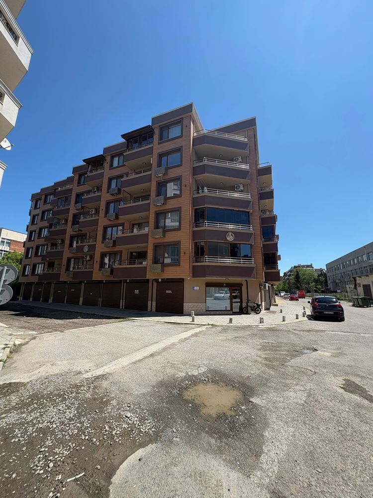 Spacious Two-Bedroom Apartment with Partial Sea View – Excellent Location Close to the City Center and the Beach
