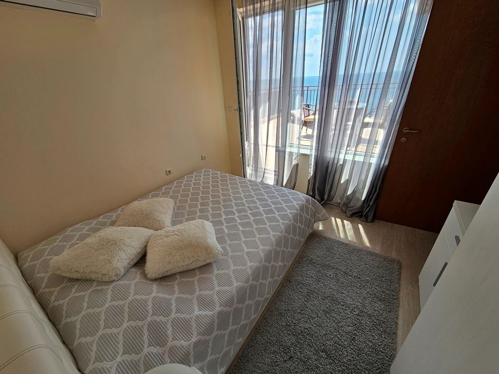 Luxury panoramic apartment on the first line of the sea with two bedrooms and an enormous terrace