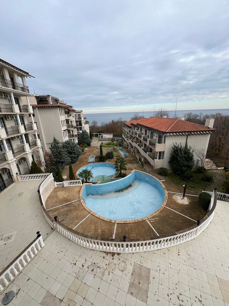 Luxury Two-Bedroom Apartment with Panoramic Sea and Pool Views – First Line by the Sea in Obzor!