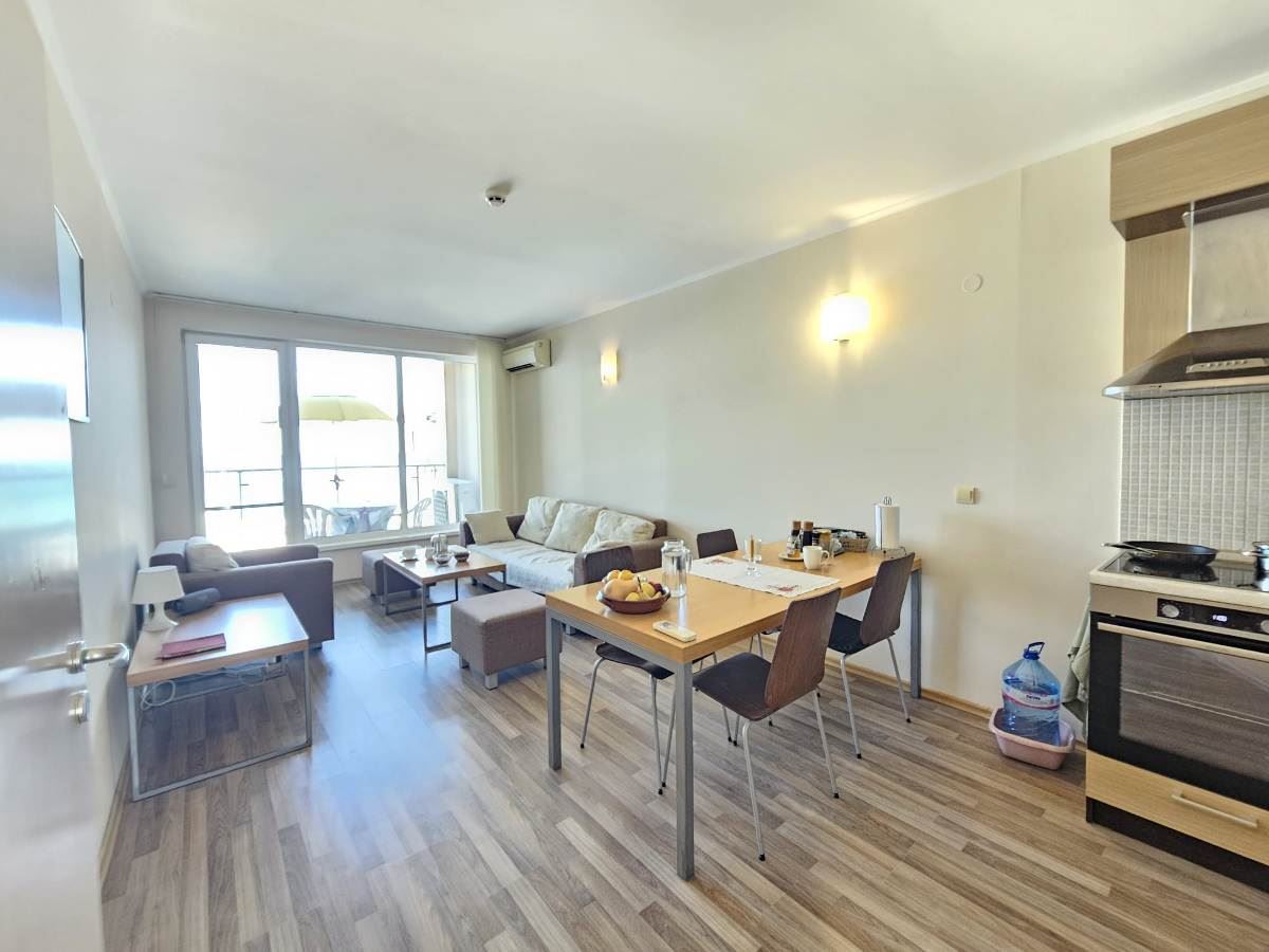 Luxury three-bedroom apartment on the beachfront in Obzor – panoramic sea and mountain views
