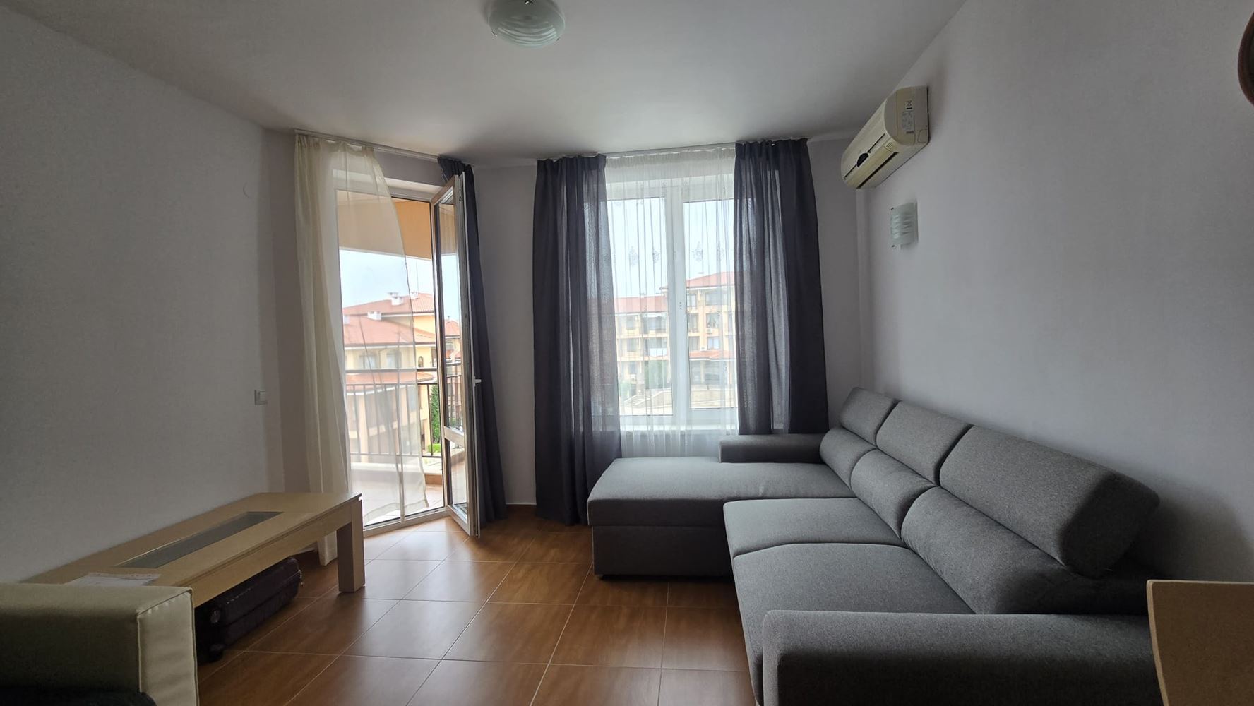 One-Bedroom Apartment with Pool View in Sveti Vlas – Just Steps from the Sea