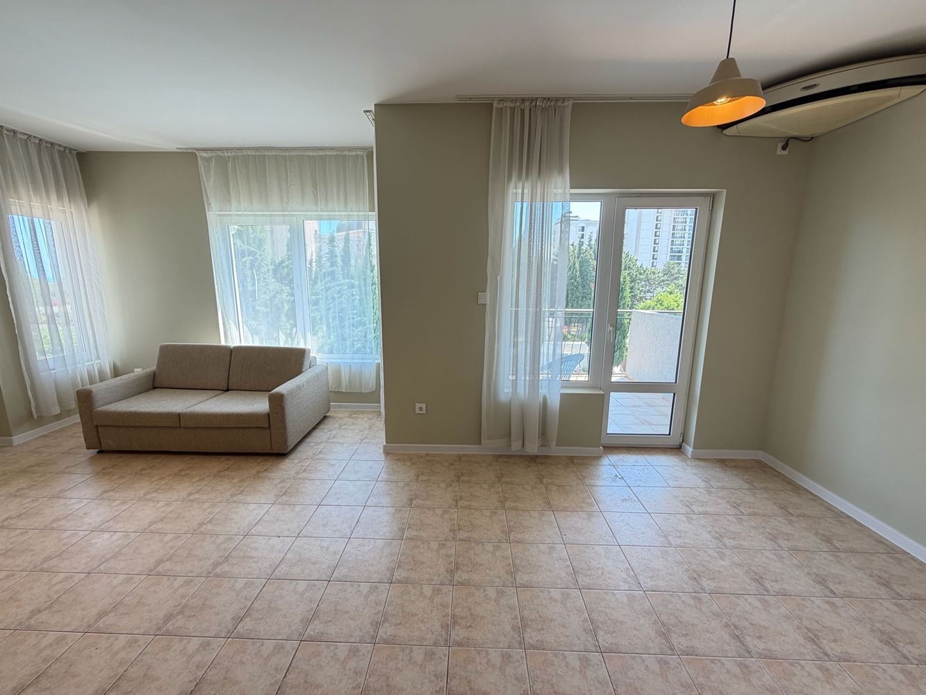 Bright and Spacious One-Bedroom Apartment with Beautiful Pool Views on the Border Between Sunny Beach and Sveti Vlas