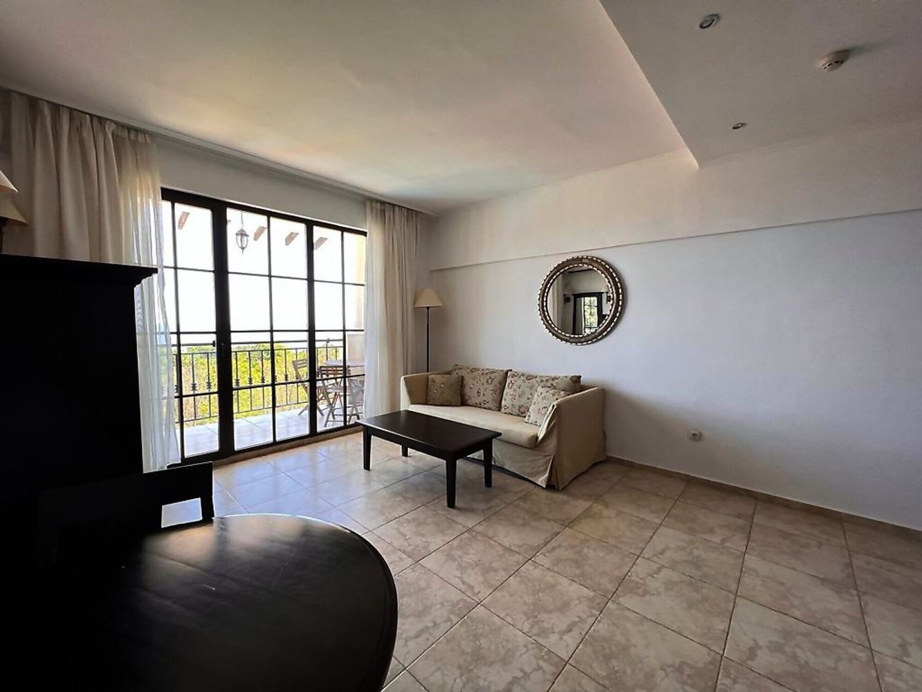 One-Bedroom Apartment with Beautiful Sea Views in a Seafront Complex in Obzor