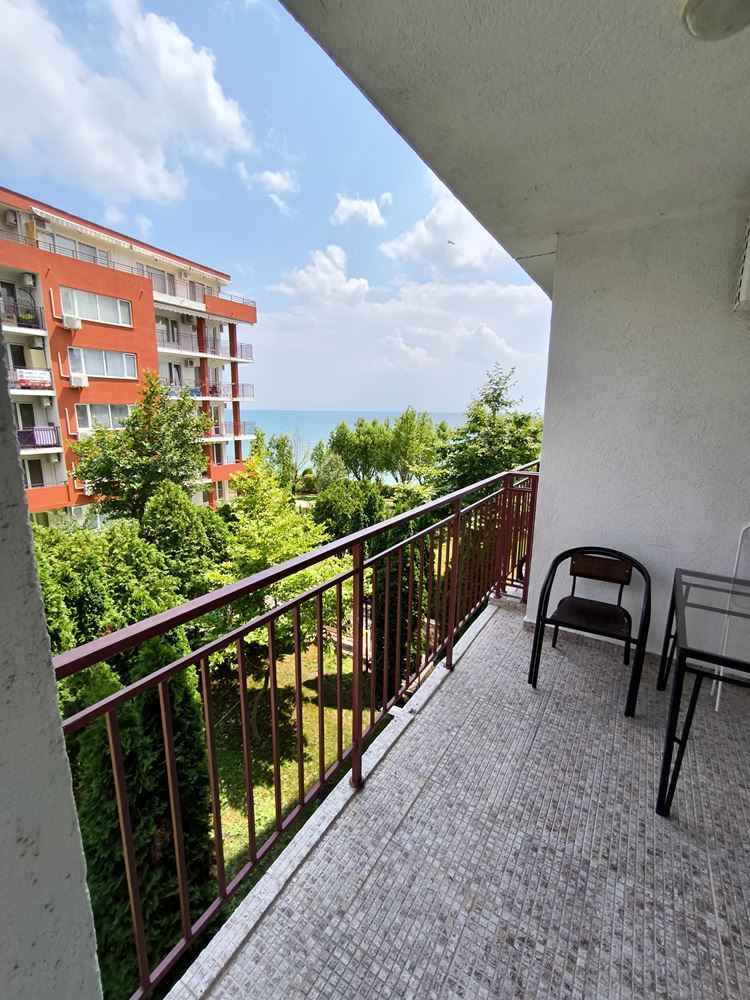 Luxury one-bedroom apartment on the first line in Sveti Vlas