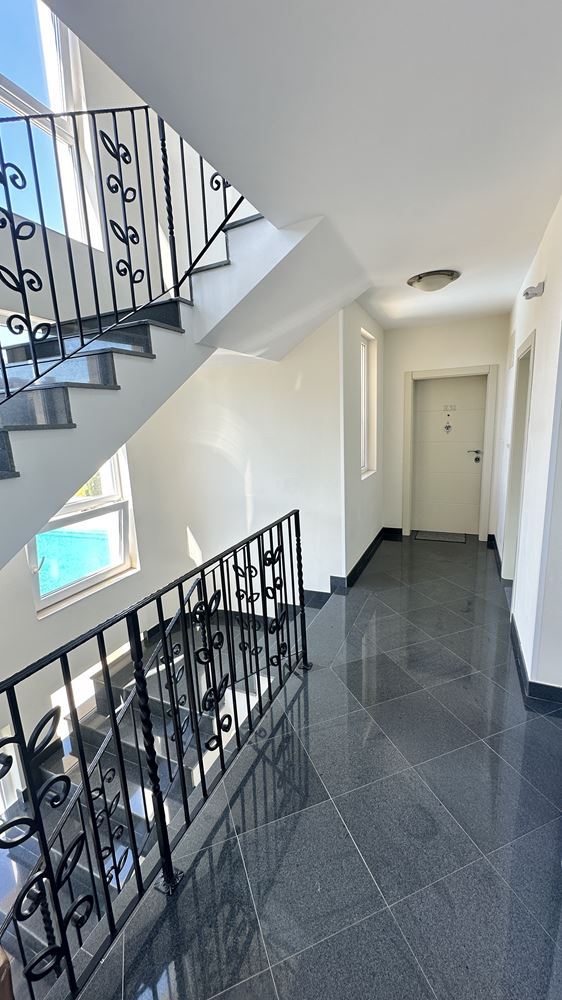 Spacious one-bedroom apartment with panoramic sea view in Chernomorets – a ready home by the sea