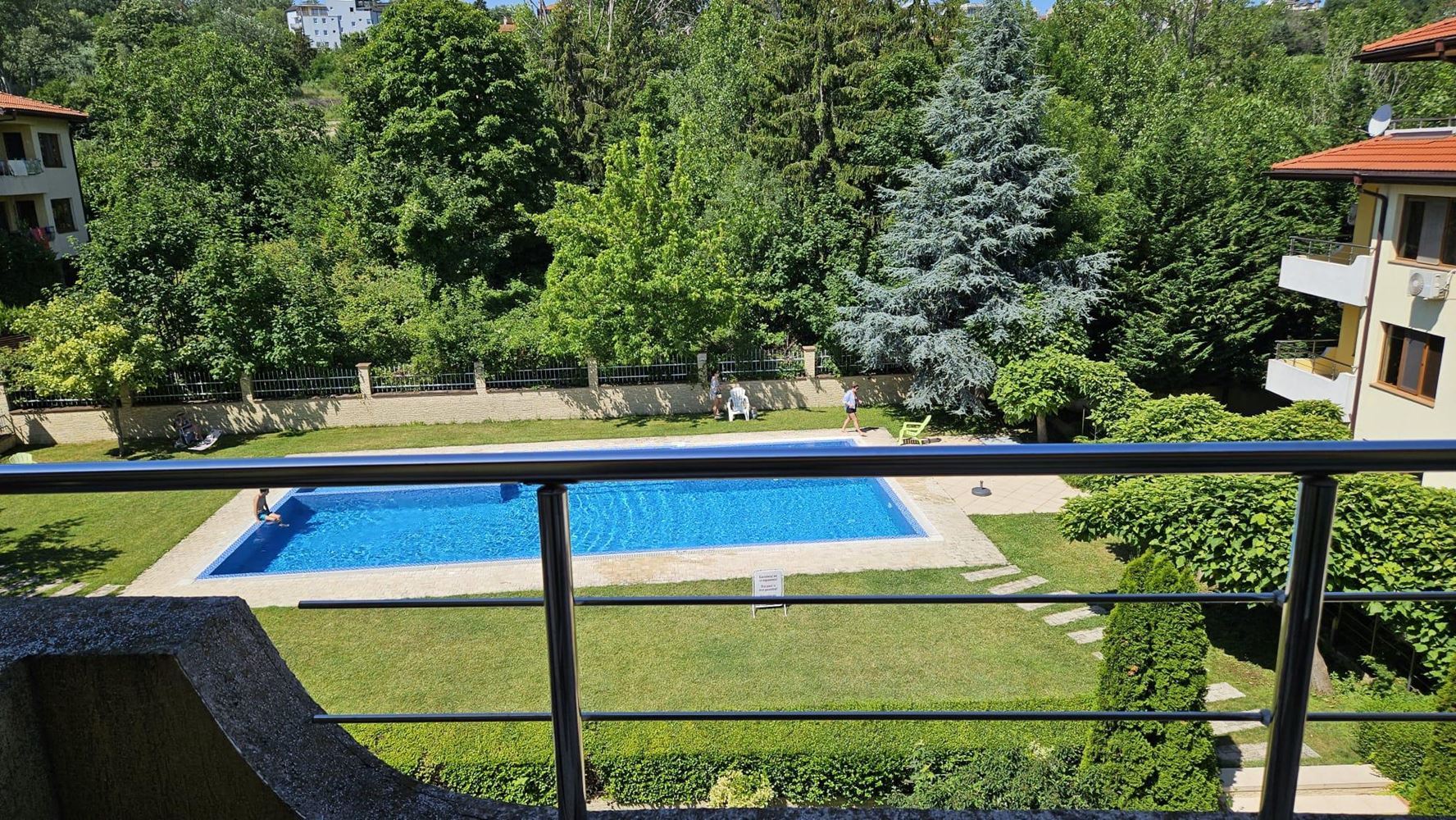 Sea panorama and comfort just 100 meters from the beach! Furnished one-bedroom apartment in a complex in Byala