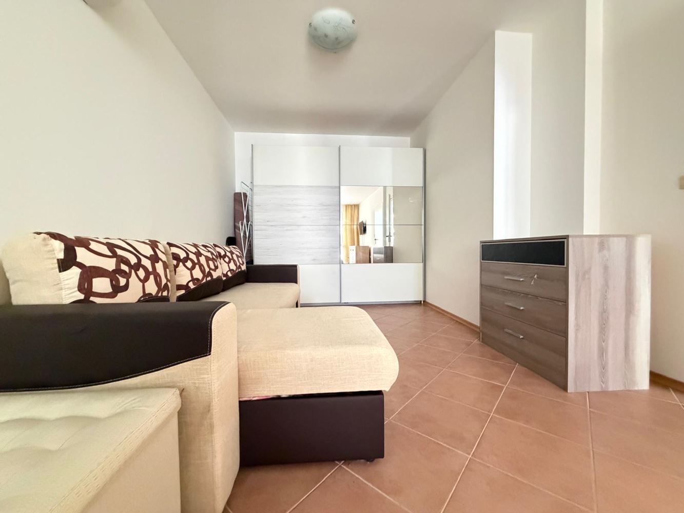 Spacious one-bedroom apartment in Pomorie – with a large terrace and excellent investment potential