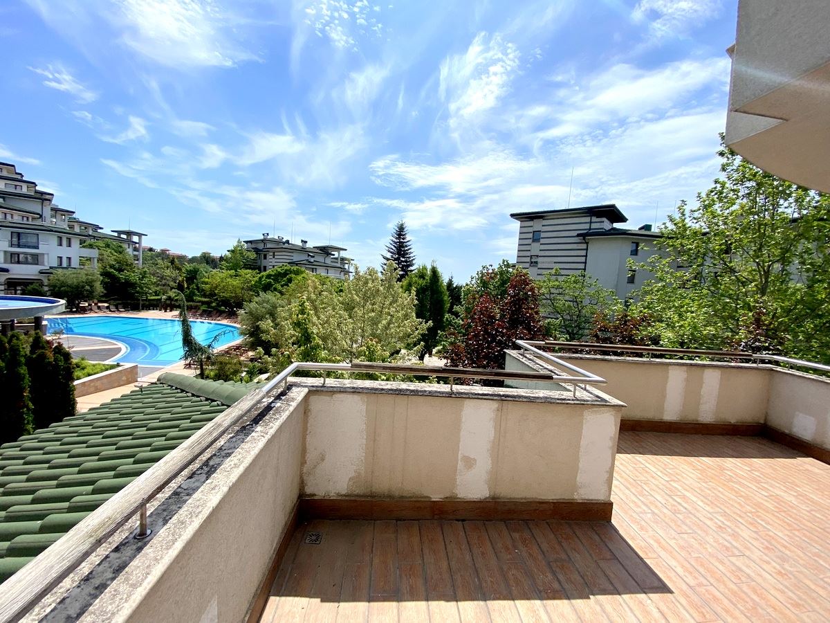 One-bedroom apartment on the first sea line in Ravda – luxury, nature, and impressive pool view