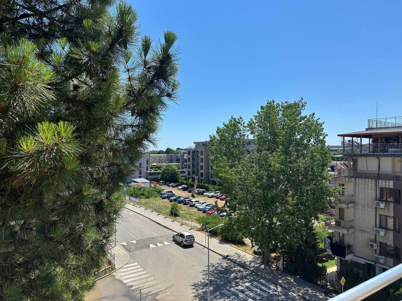 Spacious One-Bedroom Apartment in a Quiet and Green Complex with Swimming Pool in Sunny Beach
