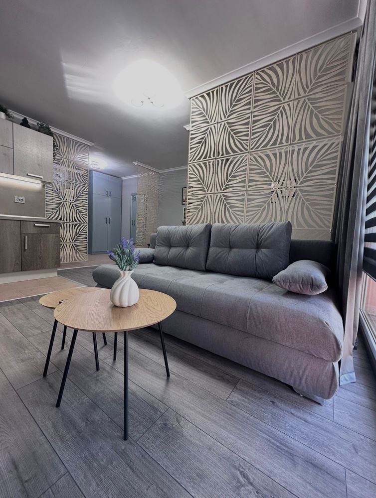 One-bedroom apartment with partial sea view in St. Vlas – furnished, renovated, in a luxury gated complex