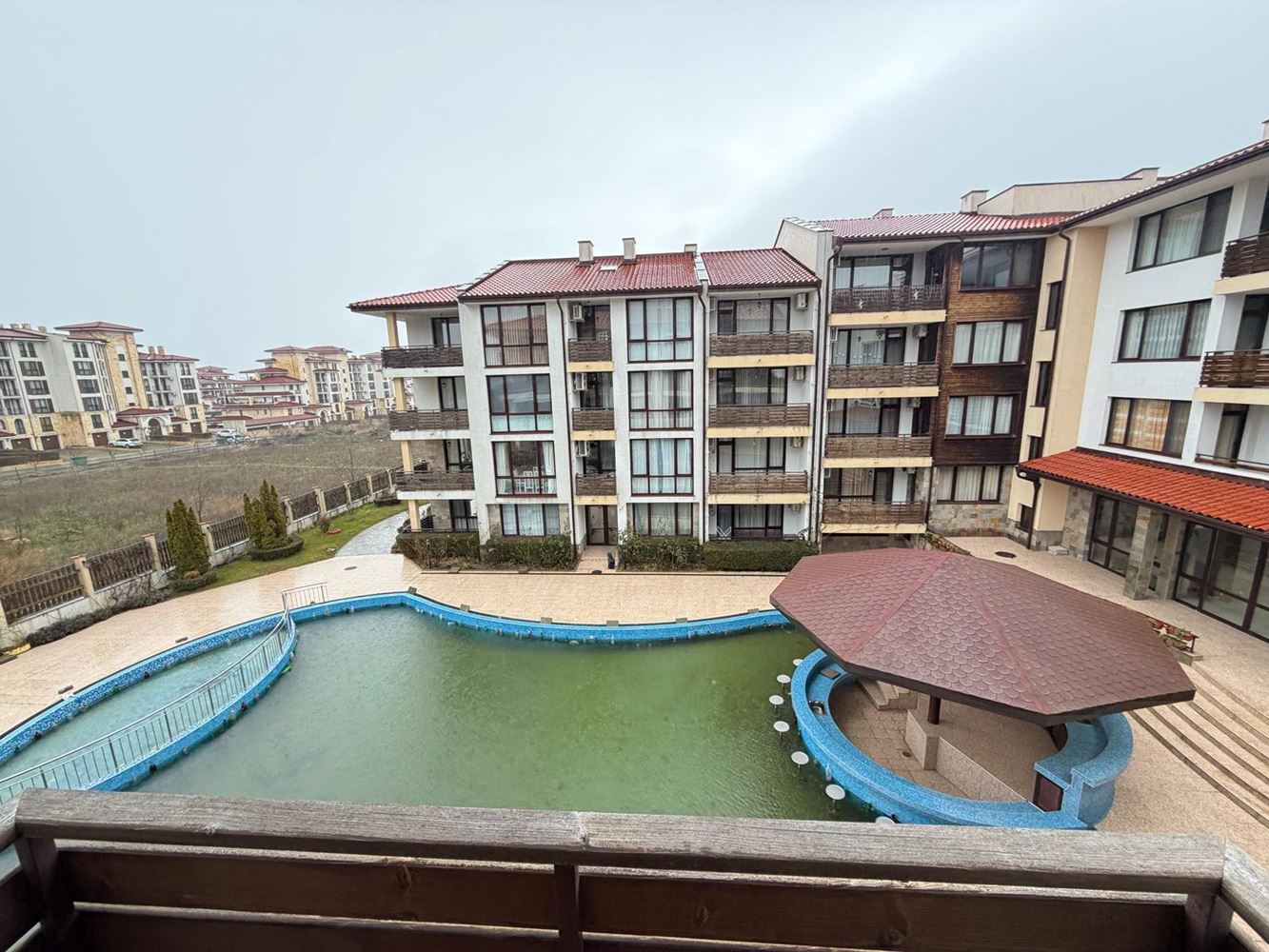 Spacious three-room apartment in Nessebar – fully furnished, in a quiet and fast-developing area near the sea