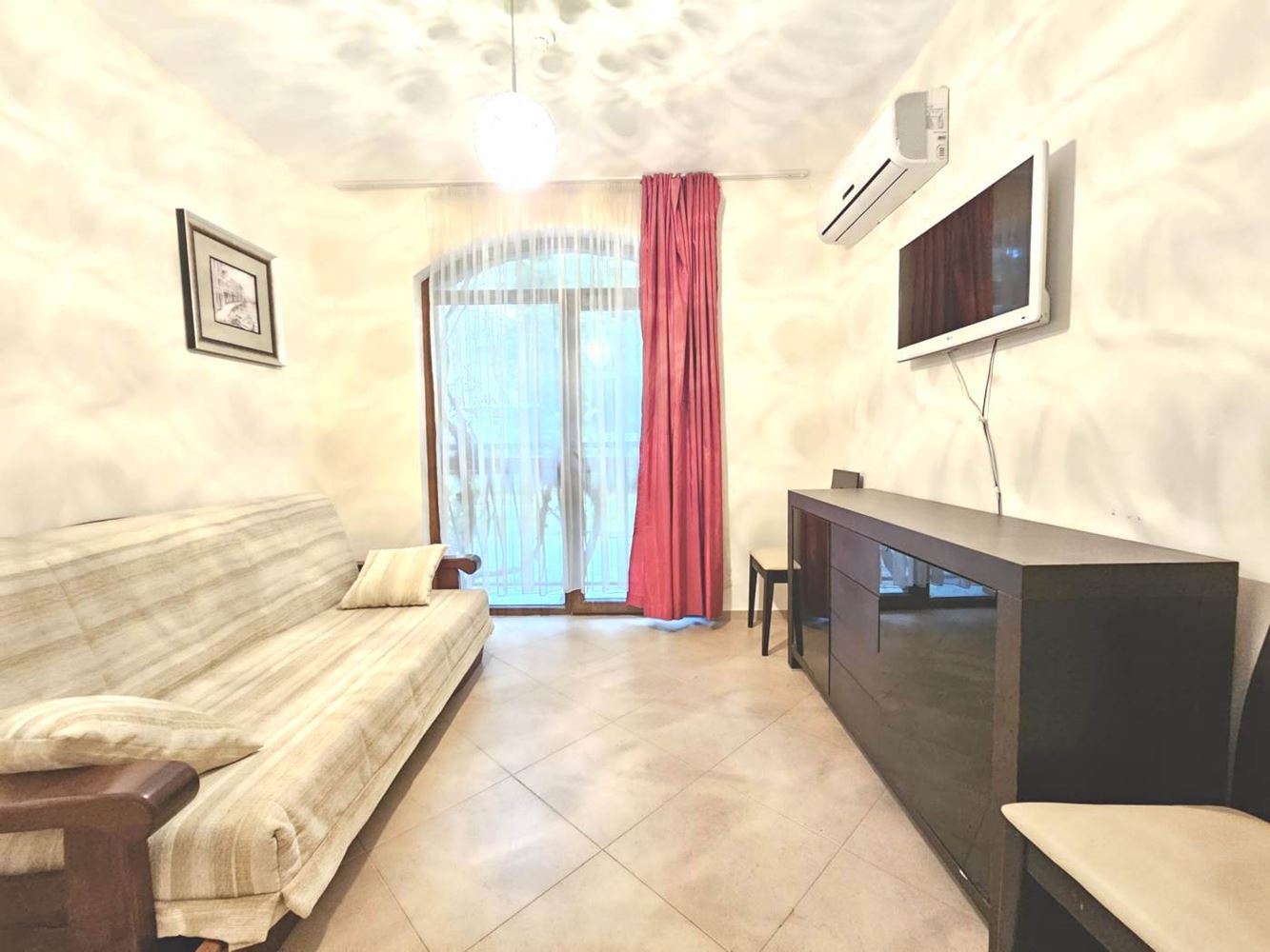 Three-room ground-floor apartment with direct access to the pool in a luxury complex in Sunny Beach