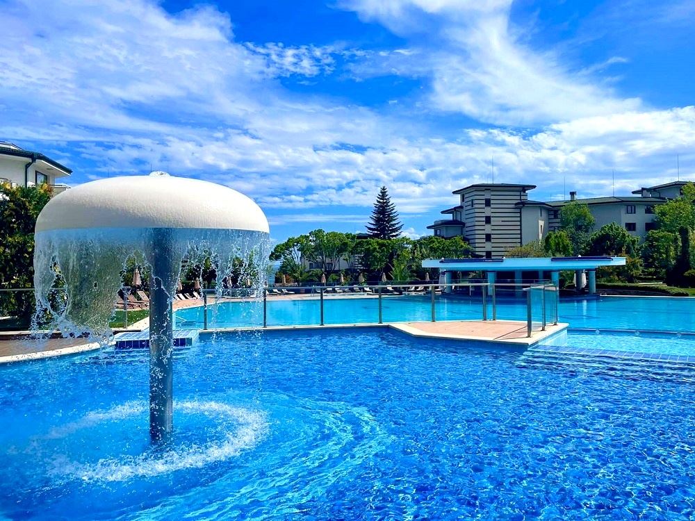 One-bedroom apartment on the first sea line in Ravda – luxury, nature, and impressive pool view