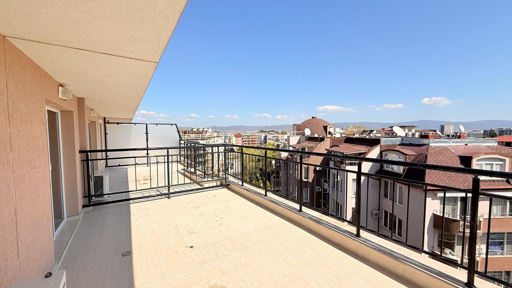 Luxury three-bedroom duplex in the heart of Sunny Beach – space, style and comfort on two levels