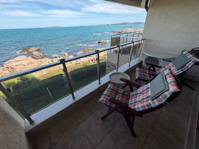 Spacious Apartment with 2 Bedrooms on the First Sea Line with Frontal Panoramic Sea View