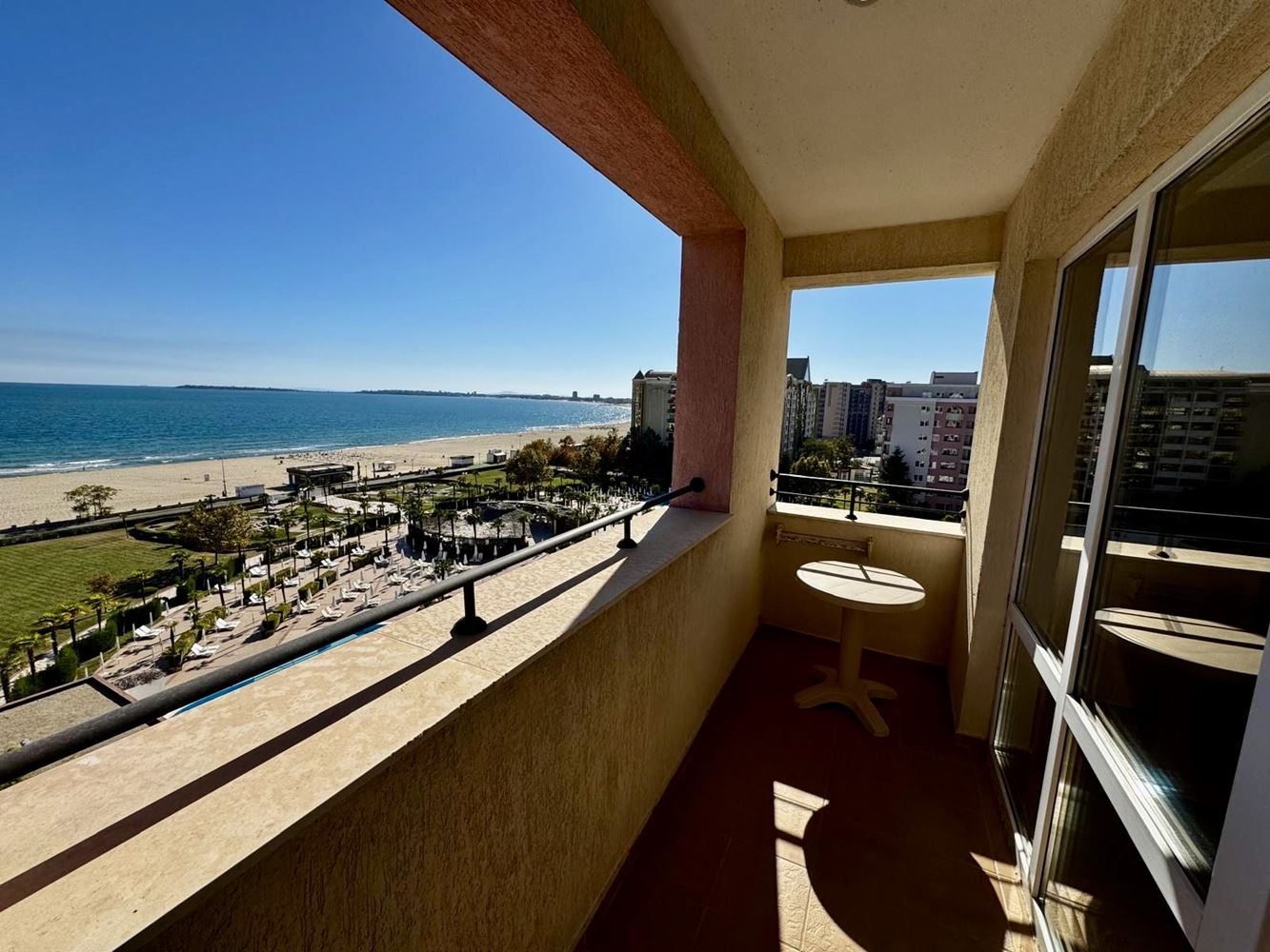 Spacious one-bedroom apartment with a large terrace and panoramic sea view