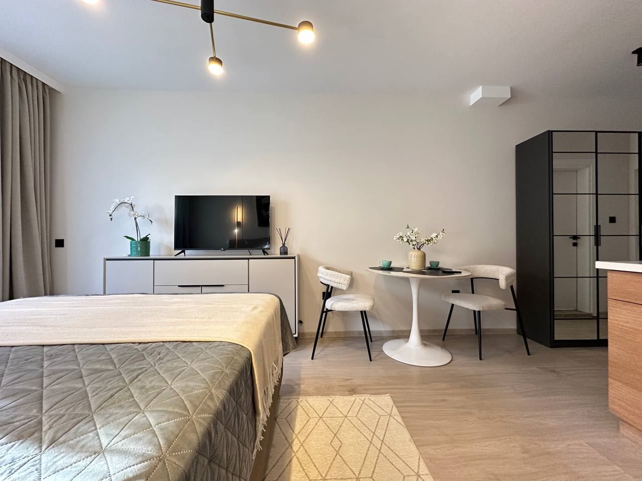 Stylish and cozy apartment with direct access to the pool – modern studio in a gated complex, 300 m from the sea