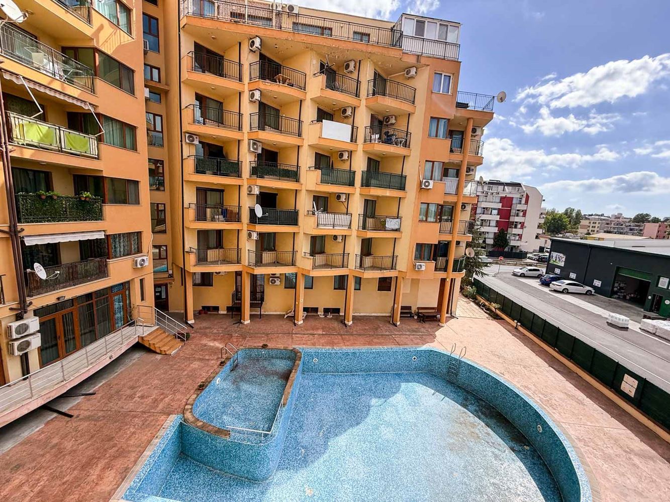 Sunny Beach: Cozy One-Bedroom Apartment with Low Maintenance Fee
