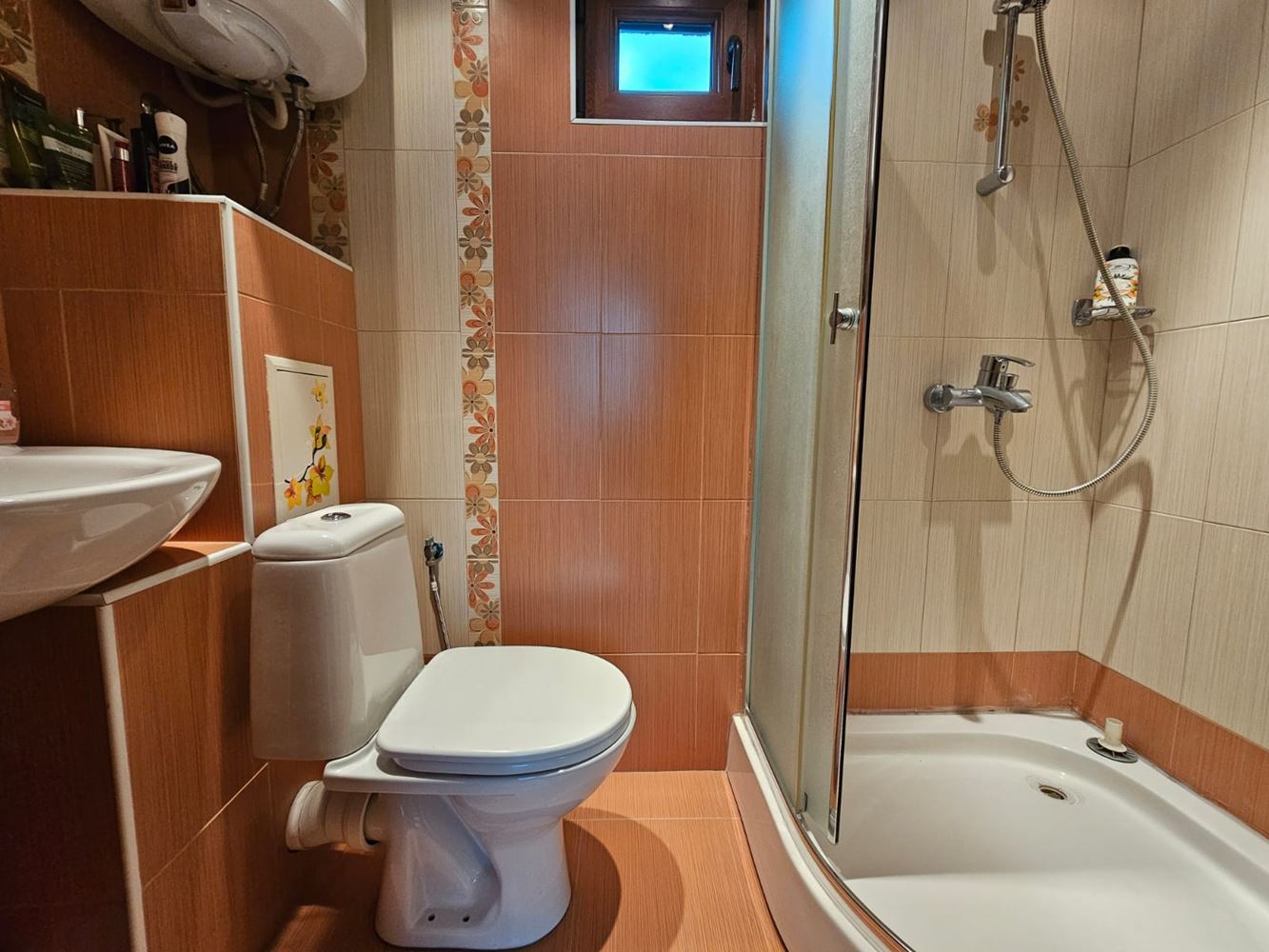 Spacious three-room apartment on the first line of the sea in Sozopol with a unique panoramic terrace