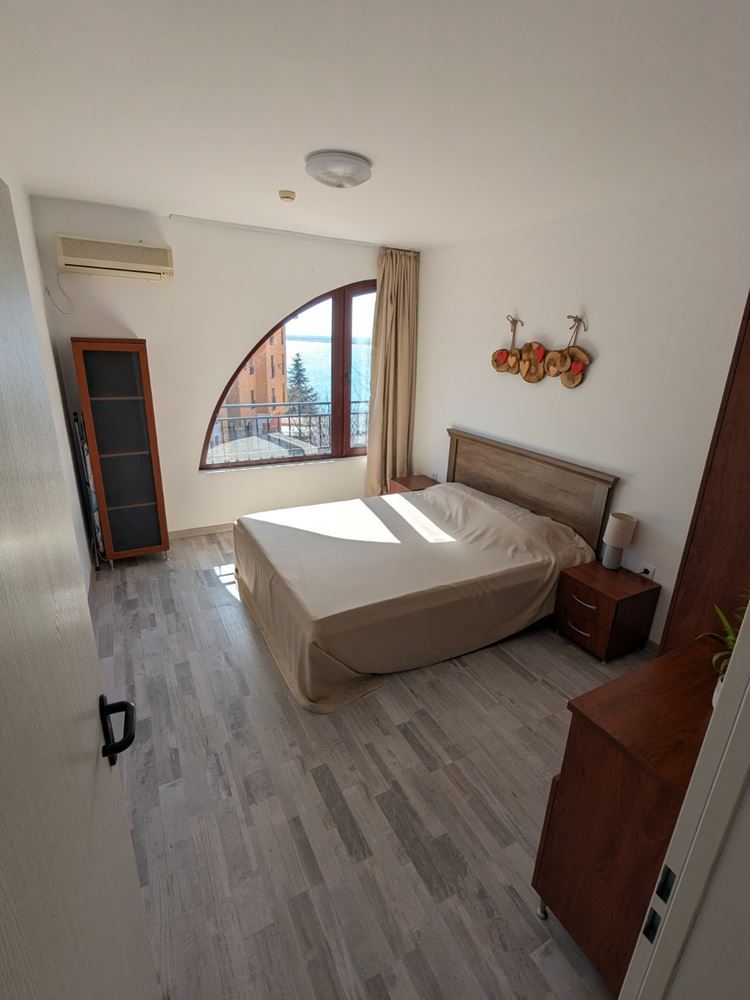 One-bedroom apartment with direct sea view in a luxury first-line complex in Aheloy