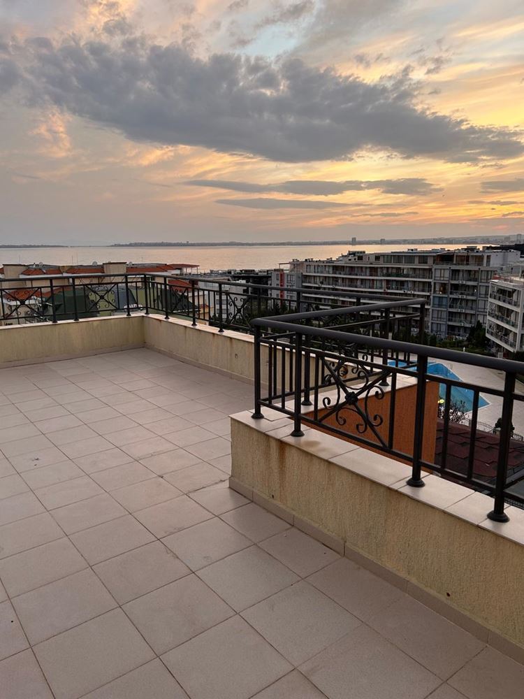 Spacious Apartment with Two Bedrooms and Panoramic Sea View in Sveti Vlas