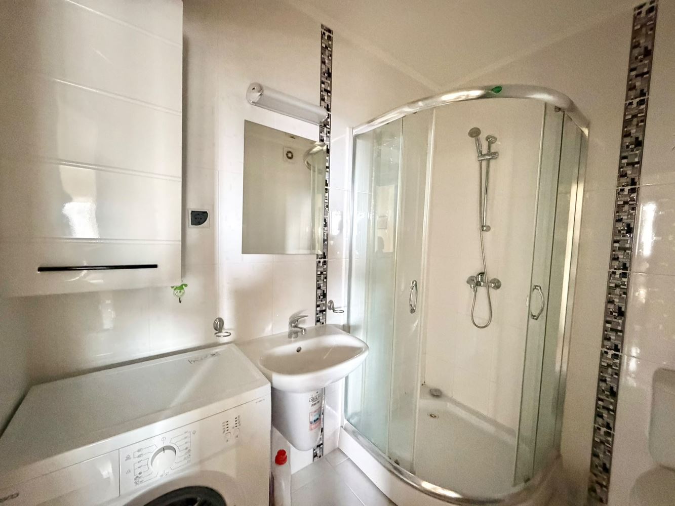 One-bedroom apartment with sea view and low maintenance fee in Ravda