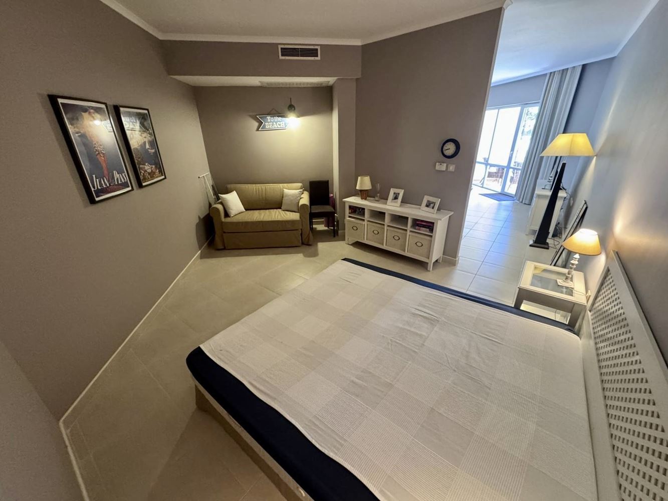 Luxury one-bedroom apartment in a prestigious first-line complex – comfort, style, and endless amenities